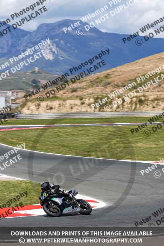 cadwell no limits trackday;cadwell park;cadwell park photographs;cadwell trackday photographs;enduro digital images;event digital images;eventdigitalimages;navarra;no limits trackdays;peter wileman photography;racing digital images;trackday digital images;trackday photos
